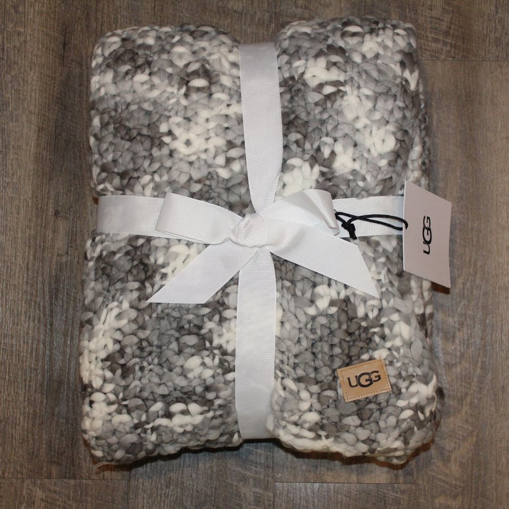 NWT UGG HOME KNIT SWEATER GRAY MULTI 50 X 70 GRAY THROW